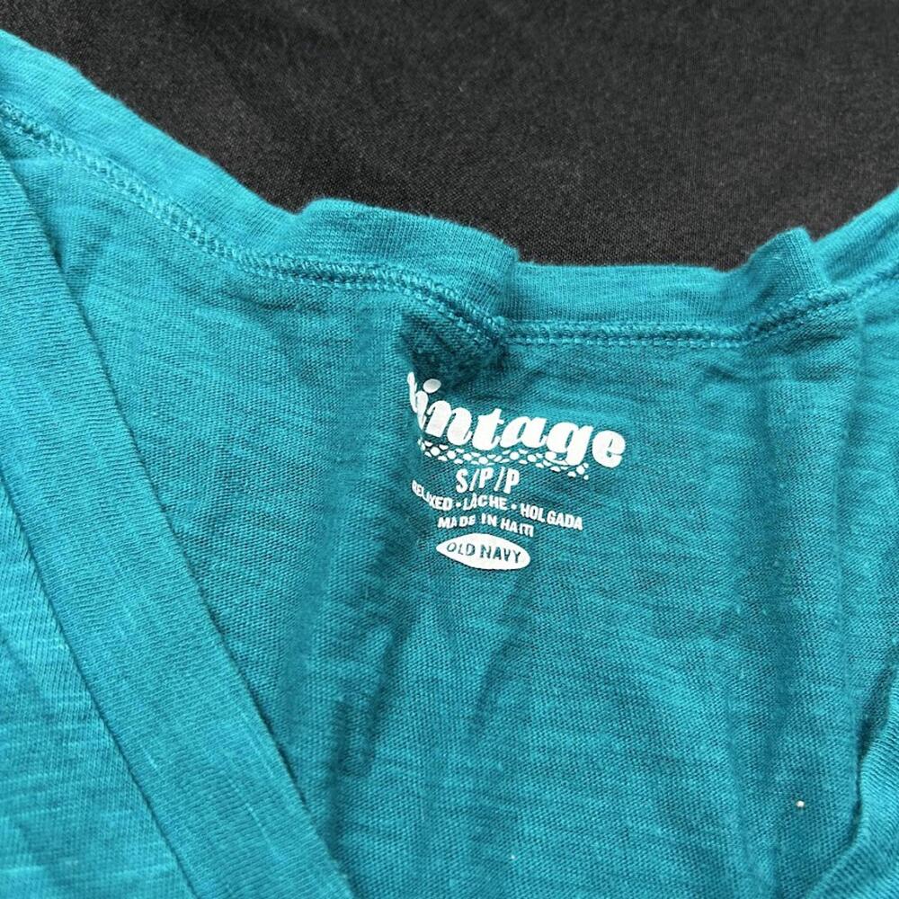 Old Navy Women’s Green V-Neck Shirt Size S Short Sleeve Casual Tee - Picture 4 of 5